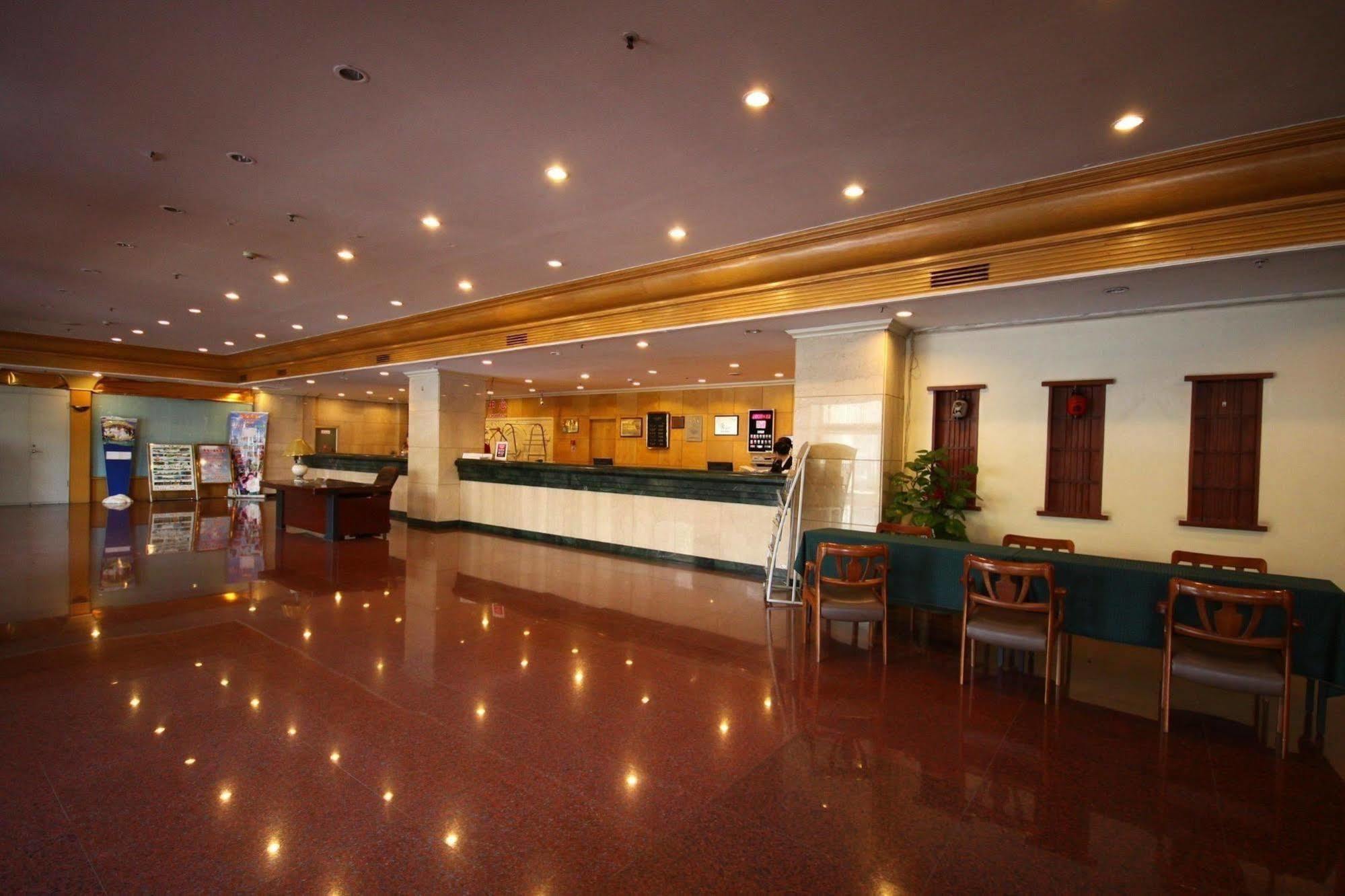 Hampton By Hilton Dalian Zhongshan Buitenkant foto