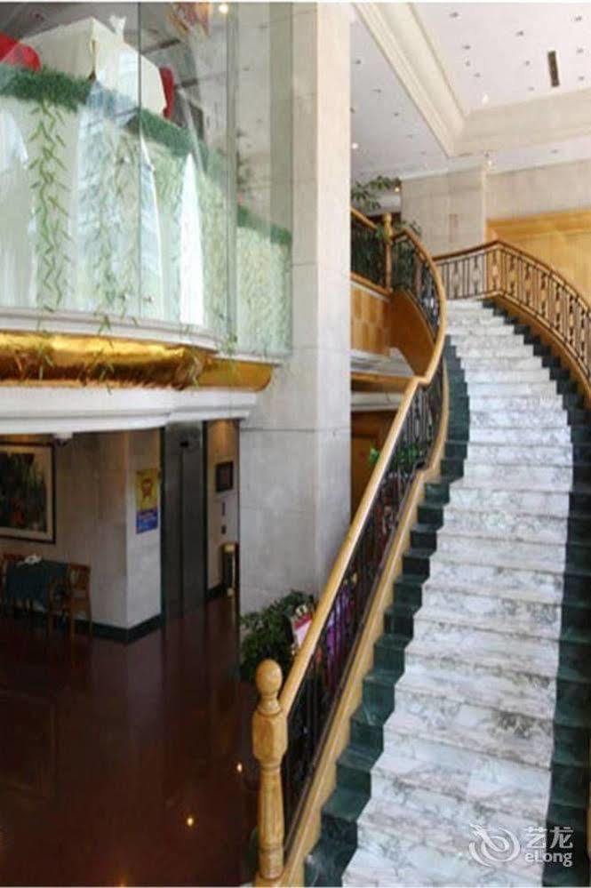 Hampton By Hilton Dalian Zhongshan Buitenkant foto